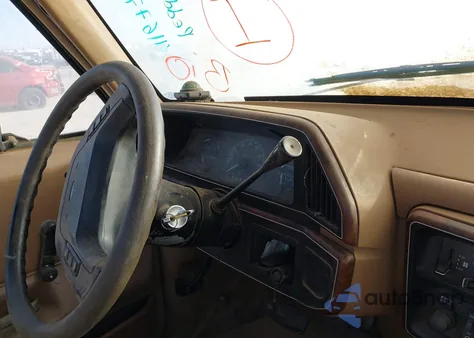 1988 Ford F250 from USA, damaged, VIN 1FTHF26H5JNB51074